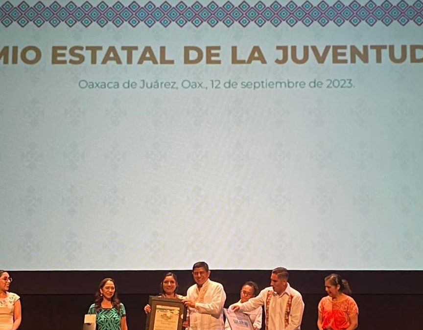 El Director de Juventud y Deporte, Inri Manzo, acudió a nombre del Presidente Municipal Juan Carlos García Márquez, a la ceremonia de entrega del Premio Estatal de la Juventud 2023.