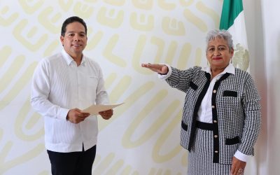 El Presidente Municipal Juan Carlos García Márquez tomó protesta a la C. Teresa Alquisiris como Directora de Educación Municipal